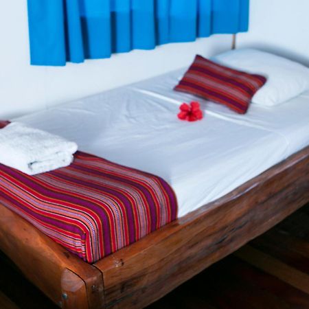 Hotel La Isla Inn Puerto Viejo de Talamanca Buitenkant foto