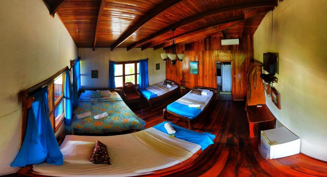 Hotel La Isla Inn Puerto Viejo de Talamanca Buitenkant foto