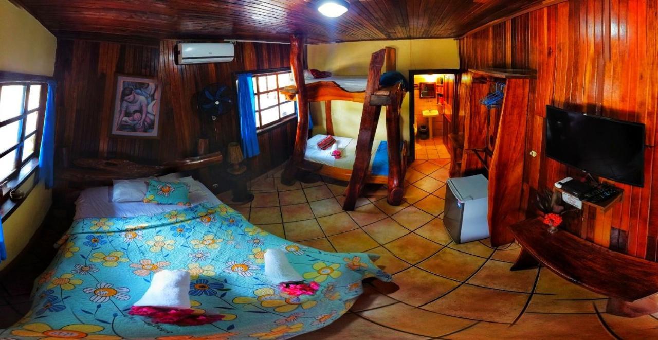 Hotel La Isla Inn Puerto Viejo de Talamanca Buitenkant foto