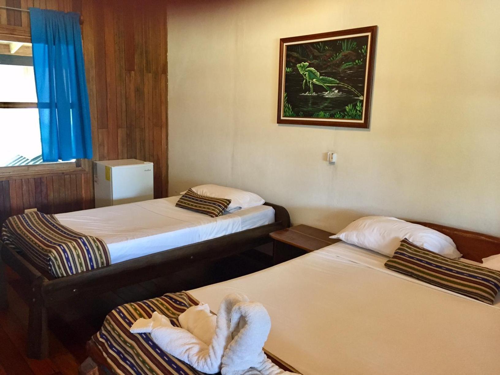 Hotel La Isla Inn Puerto Viejo de Talamanca Buitenkant foto