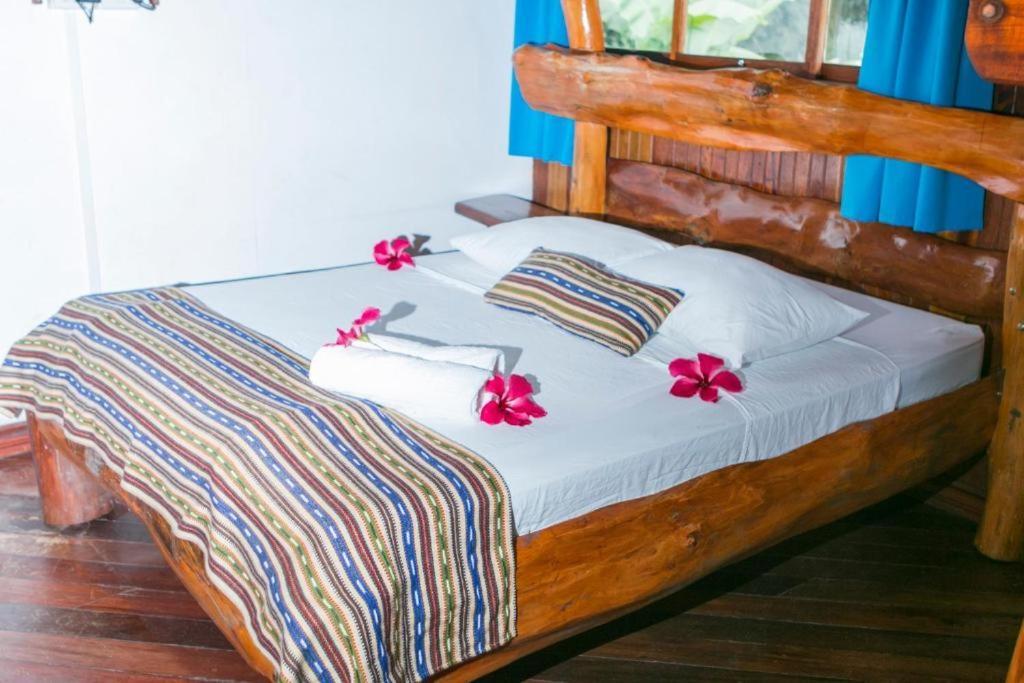 Hotel La Isla Inn Puerto Viejo de Talamanca Buitenkant foto
