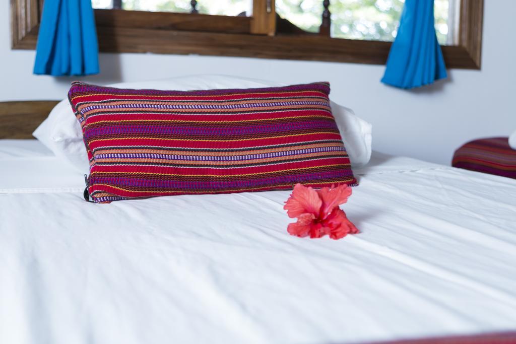 Hotel La Isla Inn Puerto Viejo de Talamanca Buitenkant foto