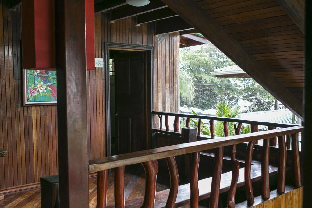 Hotel La Isla Inn Puerto Viejo de Talamanca Buitenkant foto
