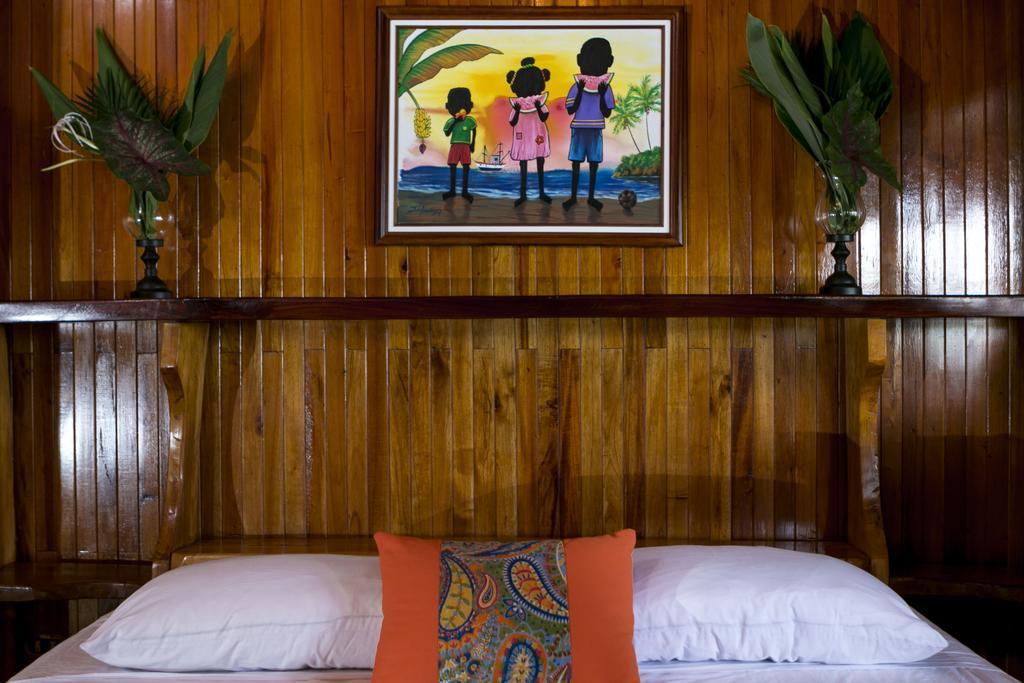Hotel La Isla Inn Puerto Viejo de Talamanca Buitenkant foto