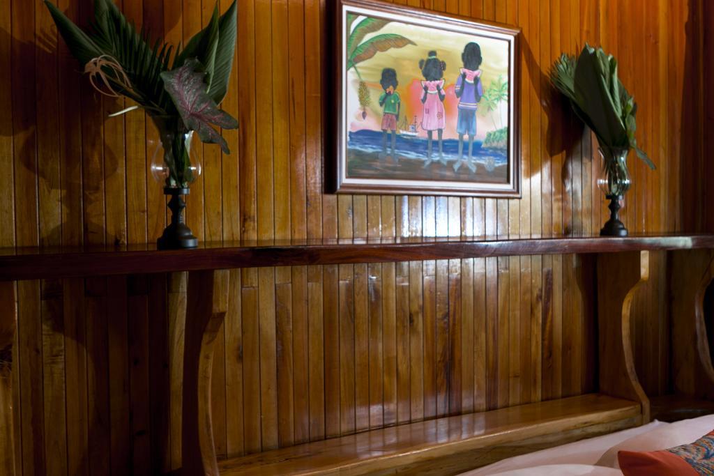 Hotel La Isla Inn Puerto Viejo de Talamanca Buitenkant foto