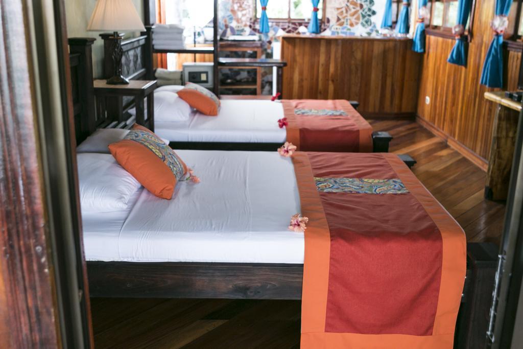 Hotel La Isla Inn Puerto Viejo de Talamanca Buitenkant foto