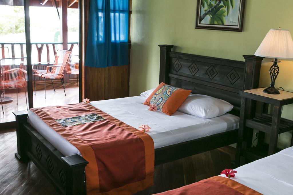 Hotel La Isla Inn Puerto Viejo de Talamanca Buitenkant foto