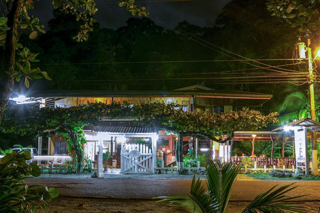 Hotel La Isla Inn Puerto Viejo de Talamanca Buitenkant foto